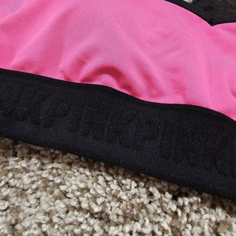 Pink Victoria Secret bra - Picture 5 of 8